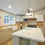 度假居 Waters Edge With Hot Tub