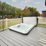 度假居 Waters Edge With Hot Tub 约克