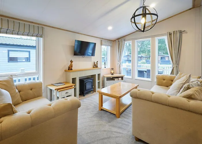 Holiday home Waters Edge With Hot Tub York