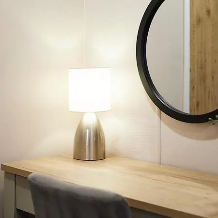 Waters Edge With Hot Tub Holiday home *