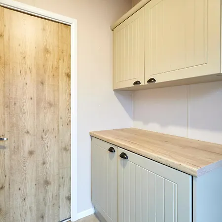 Waters Edge With Hot Tub *