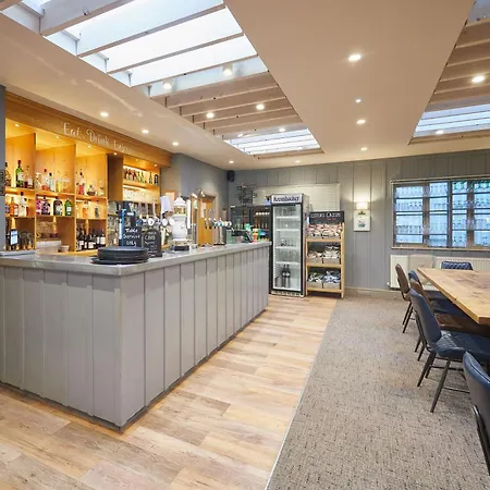 Waters Edge With Hot Tub Holiday home *